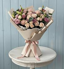 Букет цветов из:  Розы и Лизиантусы в Ясенках