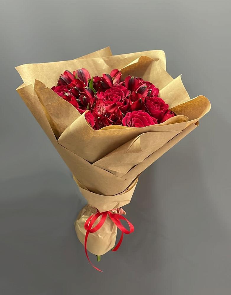 Букет цветов из: Альстромерии и Розы в Ясенках