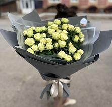 Букет Белые кустовые розы Солинеро в Ясенках