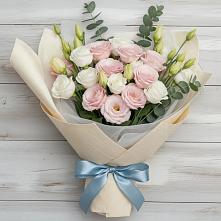 Букет цветов из:  Лизиантусы в Ясенках