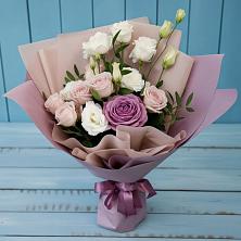 Букет цветов из:  Розы и Лизиантусы в Ясенках