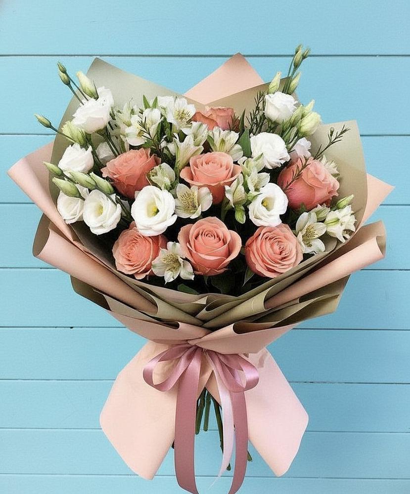 Букет цветов из: Розы, Альстромерии и Лизиантусы в Ясенках