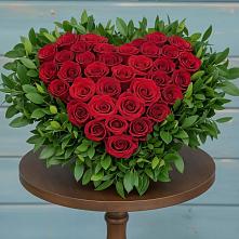 Цветочная композиция из Розы в виде сердца в Ясенках