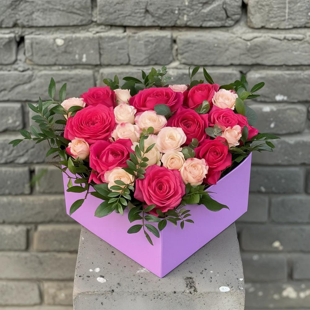 Цветочная композиция из Розы в коробке в Ясенках