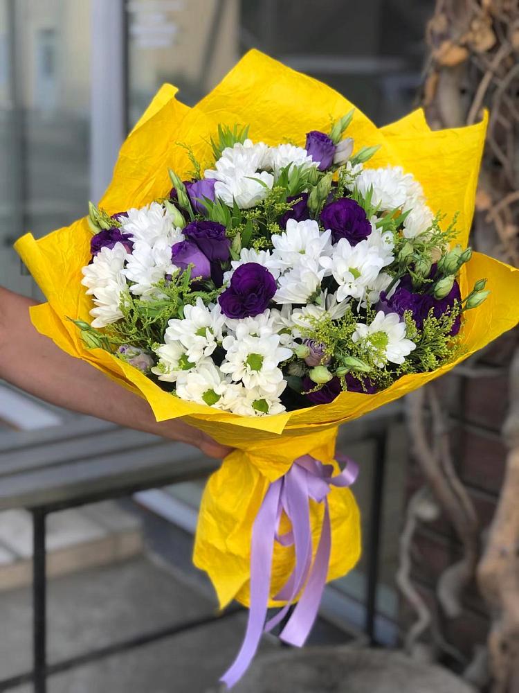 Букет цветов из: Ирисы, Хризантемы и Ромашки в Ясенках
