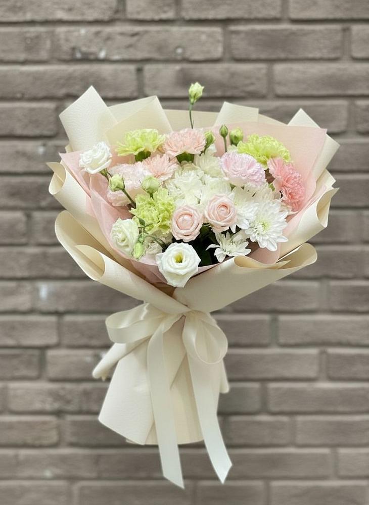 Букет цветов из: Гвоздики, Розы, Лизиантусы и Хризантемы в Ясенках
