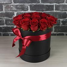 Цветочная композиция из Розы в шляпной коробке в Ясенках