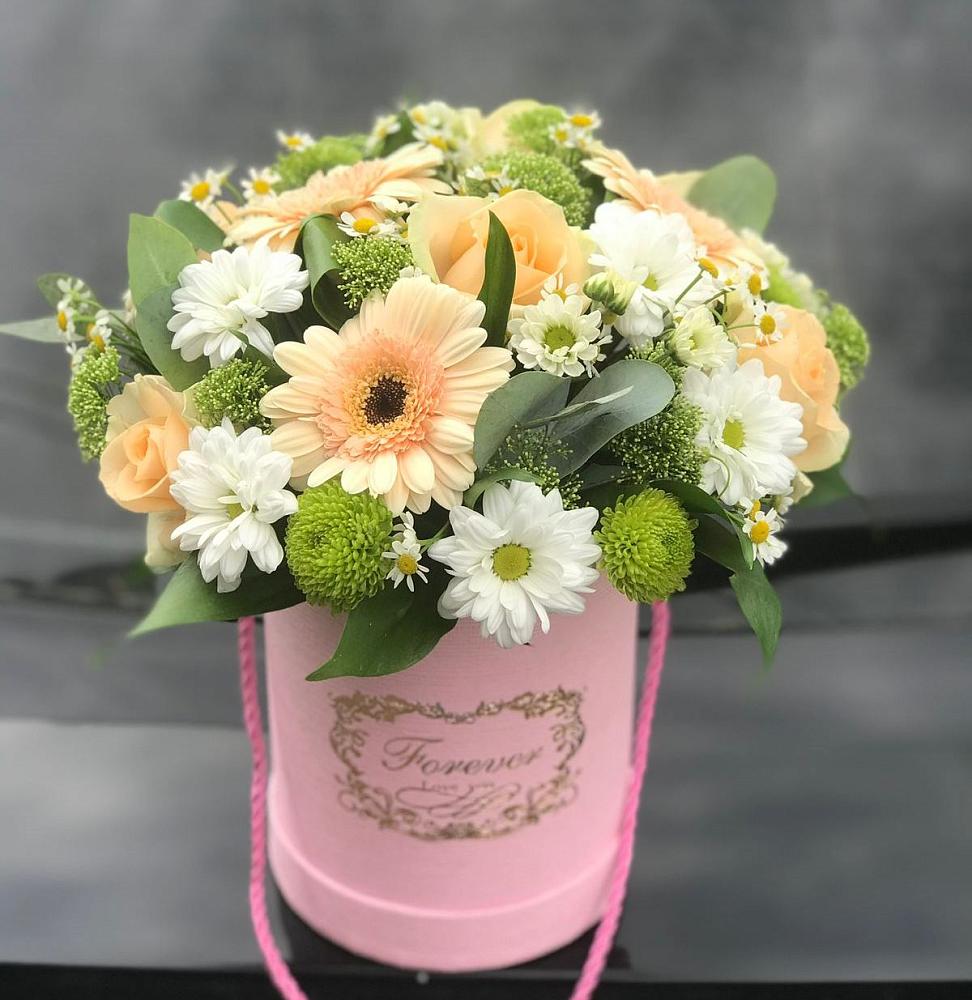 Цветочная композиция из Розы, Герберы и Хризантемы в шляпной коробке в Ясенках