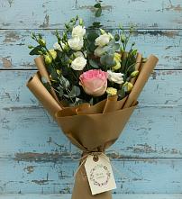 Букет цветов из:  Розы и Лизиантусы #REPLACE_PRED# Ясенках