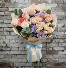 Букет цветов из:  Розы, Лизиантусы и Гвоздики #REPLACE_PRED# Ясенках
