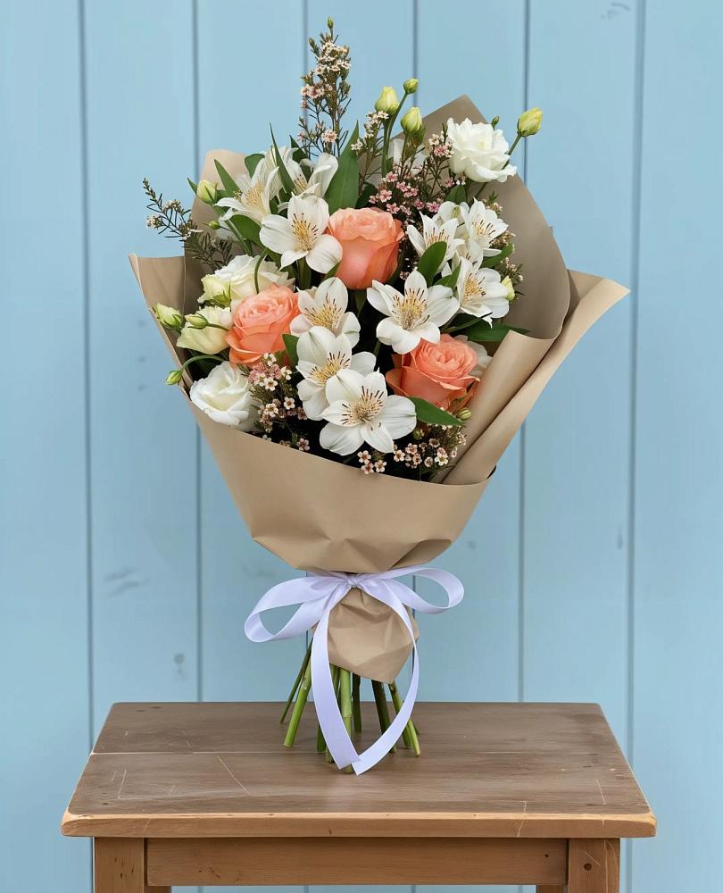 Букет цветов из: Альстромерии, Лизиантусы, Розы и Хризантемы в Ясенках