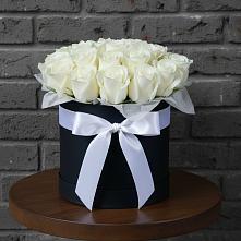 Цветочная композиция из Розы в шляпной коробке в Ясенках