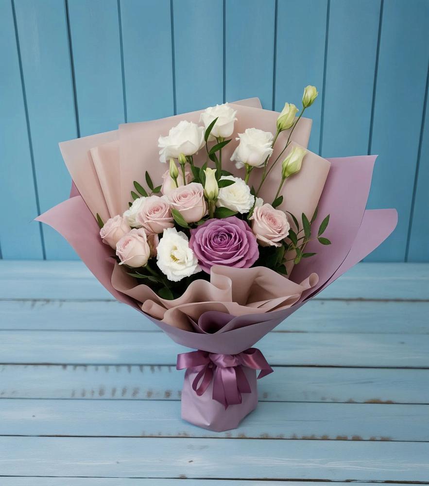 Букет цветов из: Розы и Лизиантусы в Ясенках